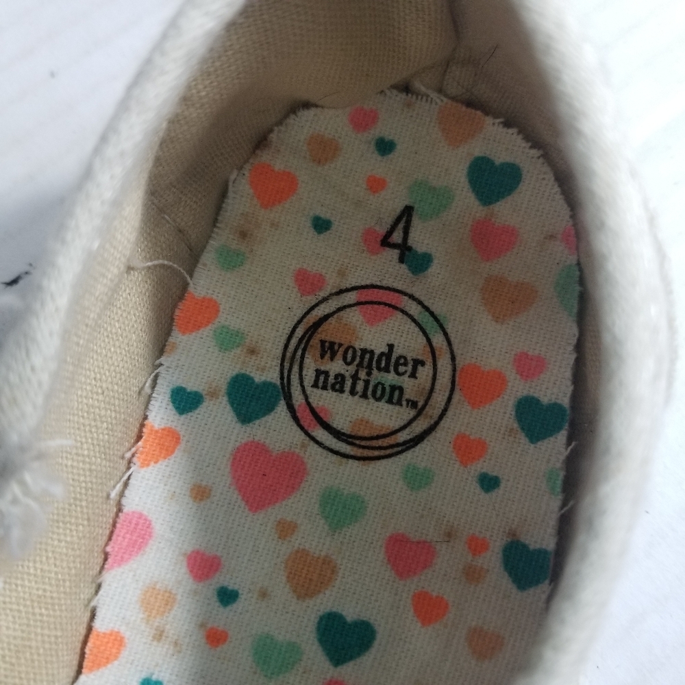 WONDER NATION GIRL'S CREAM FLATS WITH BOW SIZE 4 (PLEASE SEE ALL PHOTOS) - Picture 2 of 14